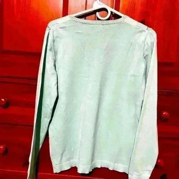 Women’s Izod Sweater - Medium - Picture 3 of 5
